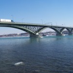 Reformas en el Puente de la Paz afectan al transporte de carga