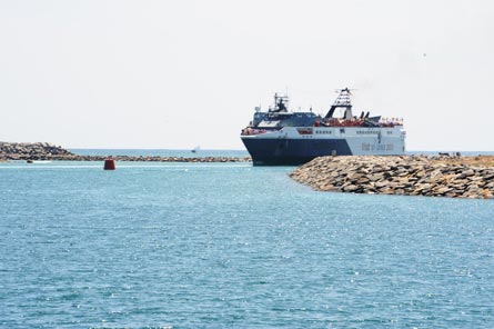 Puerto Hambantota mejorará su terminal de contenedores