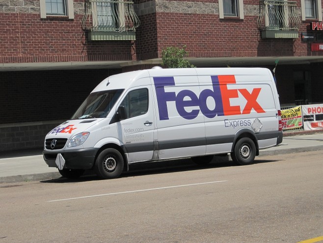 FedEx-Express-furgoneta