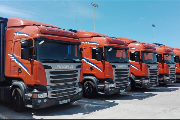 Grupo Arnedo adquiere 10 tractoras Scania