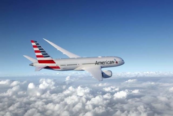 American Airlines celebra 40 años operando en Cancún