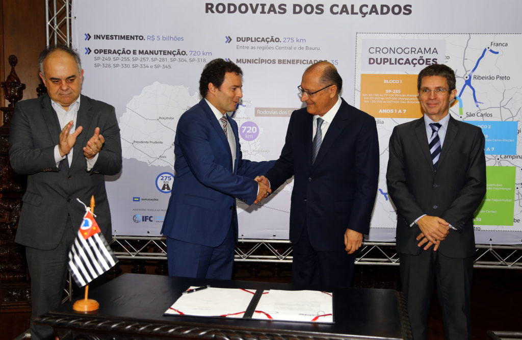 Filial de Abertis en Brasil firma el acuerdo de concesión de una autopista de 720 kilómetros