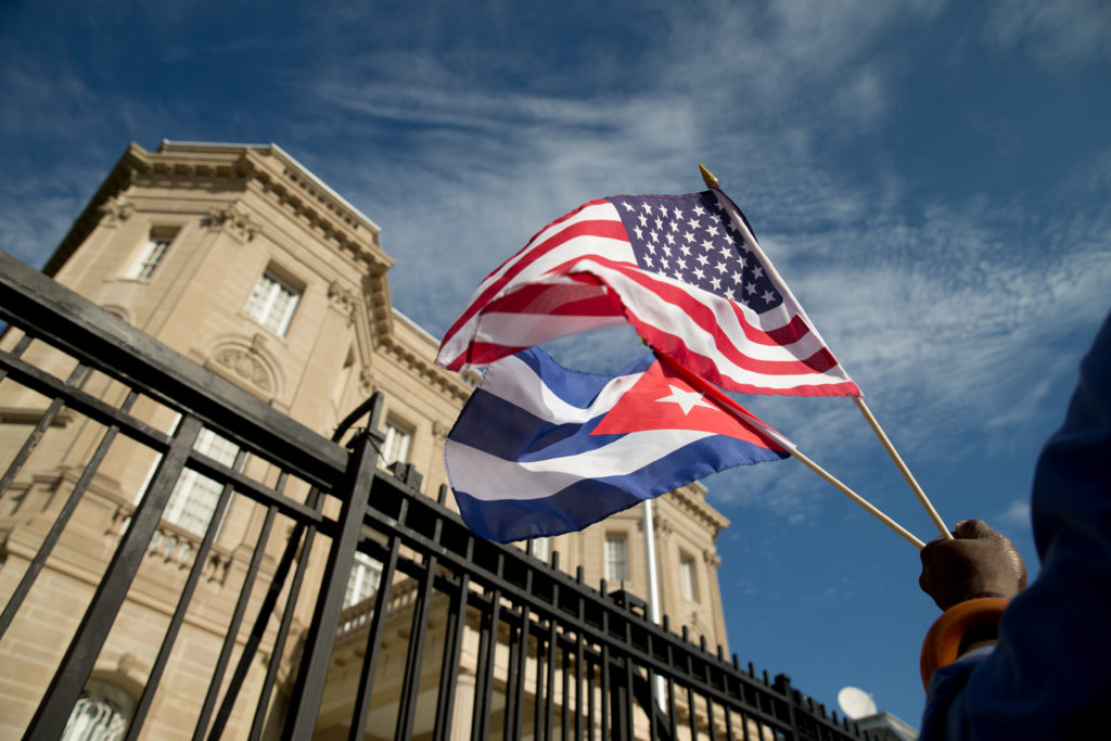 Entran en vigor las restricciones de Estados Unidos a los viajes y negocios con Cuba