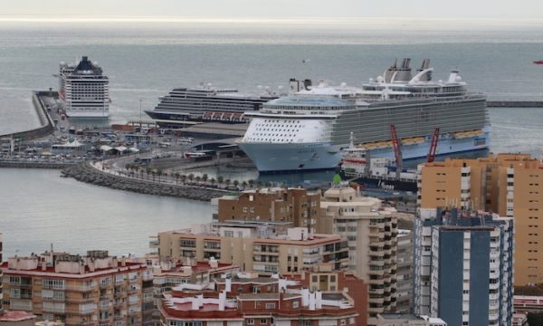 Cruceros en el puerto de Málaga