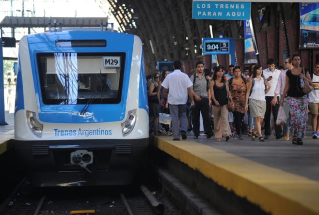 Argentina lanza plan para trenes de cercanías para mejorar conectividad y logística