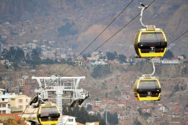 Bolivia inauguró su línea de teleférico que mejorará conectividad de dos ciudades