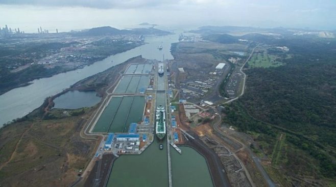 Transitan tres buques de GNL en un día por el Canal de Panamá, un nuevo hito