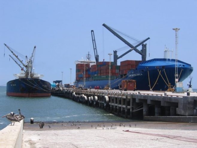 Desembarcan en el Puerto de Ilo (Perú) las primeras 9 mil toneladas de carga para Bolivia