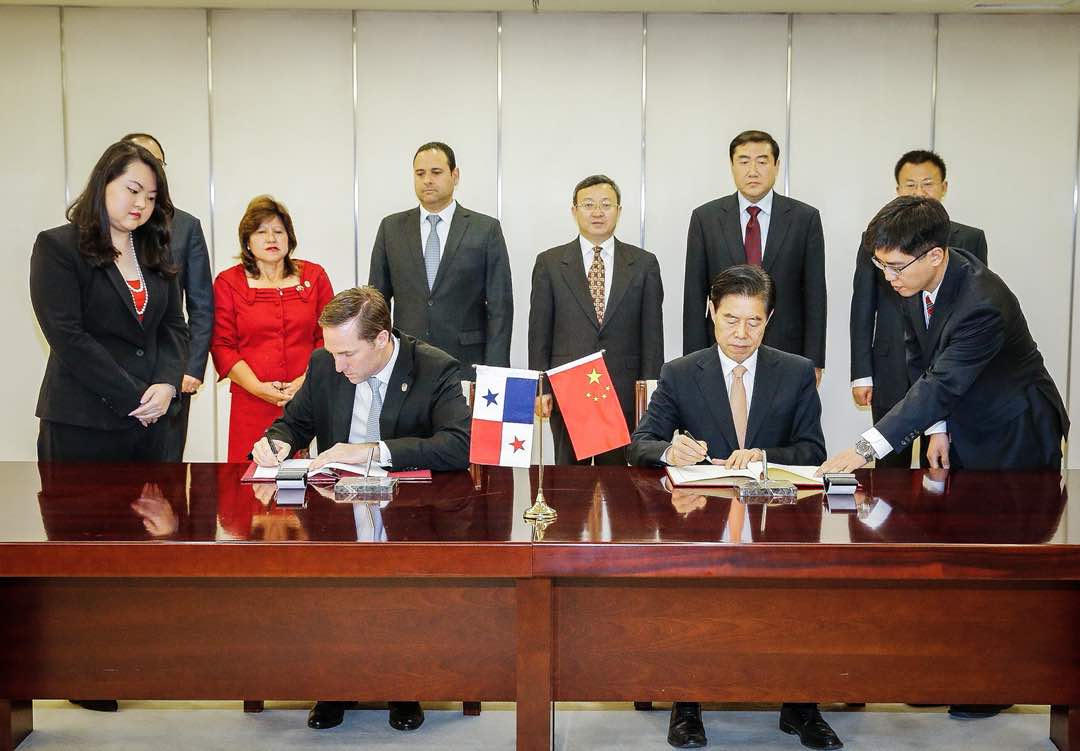 Panamá y China lanzan la negociación del Tratado de Libre Comercio