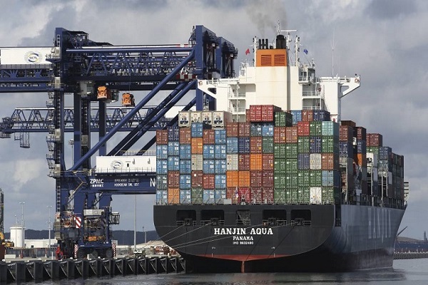 Actividades de exportación de mercancías crecen un 3% en España en mayo