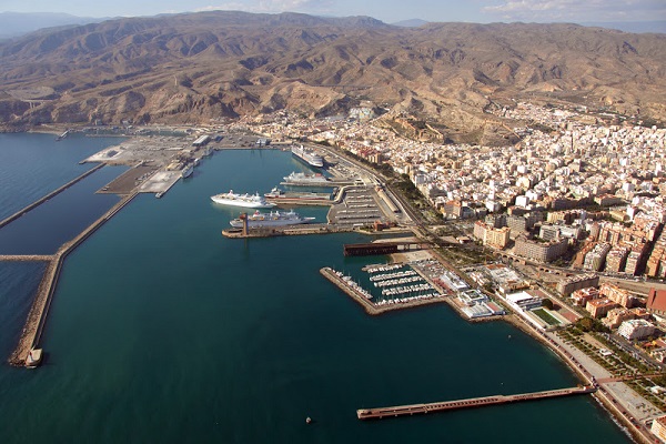 Puerto de Almería sobrepasa los 370.000 pasajeros en la OPE