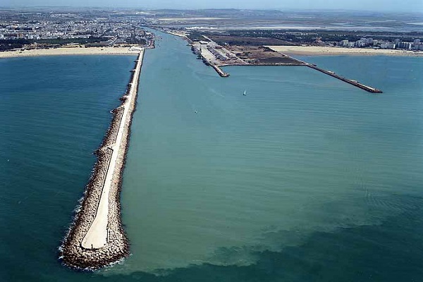 Puerto de Cádiz realizará estudio geofísico marino del canal de entrada