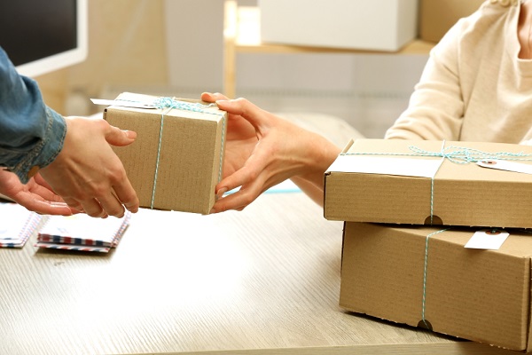 Compañías de paquetería presienten una ralentización de envíos en Black Friday