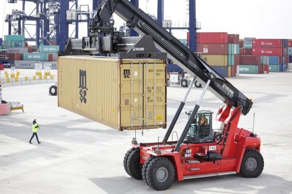 Kalmar entrega su nuevo vehículo reach-stacker a una terminal de MSC