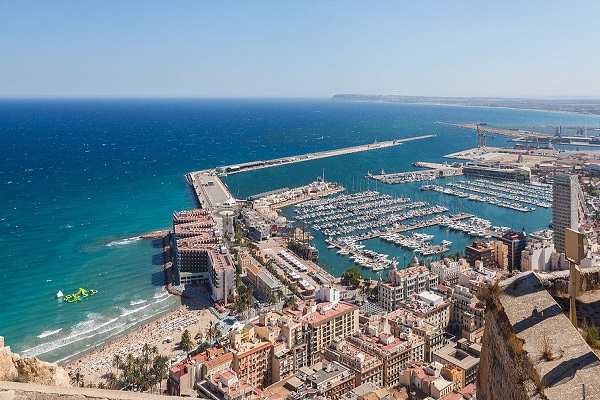 Puerto de Alicante agrandará zona de almacenamiento para graneles del Muelle 13