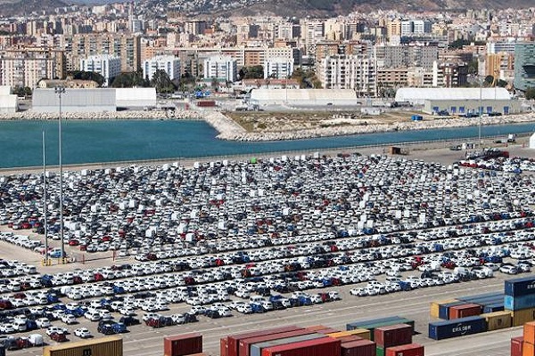 Puerto de Málaga bate récord en tráfico de vehículos en una semana