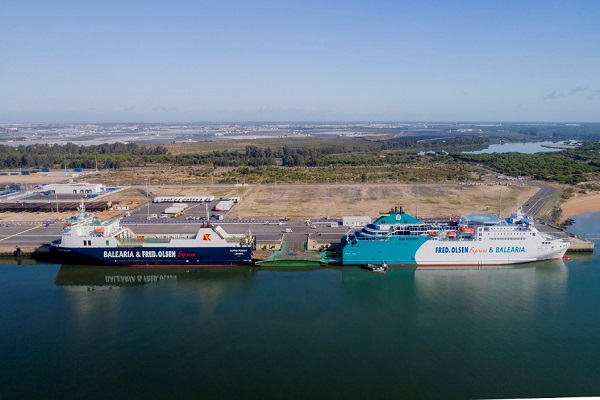 Autoridad Portuaria de Huelva estudiará cómo mejorar su posicionamiento competitivo