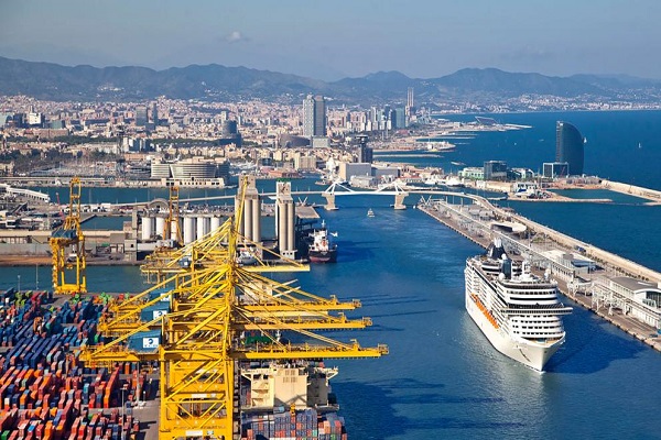 Puerto de Barcelona realizará su primer abastecimiento de GNL al crucero Carnival