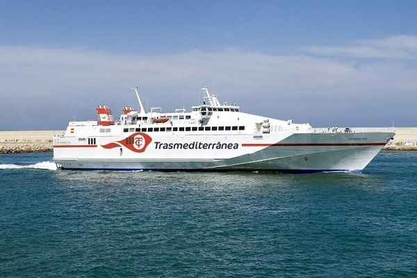 Transmediterránea refuerza su ruta Gandía-Ibiza con el buque Milenium Dos