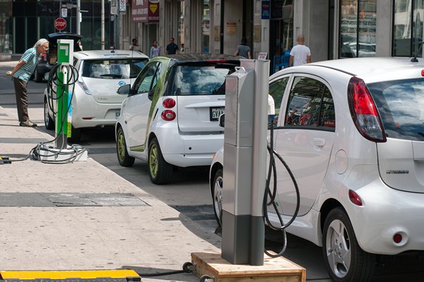 España coste carga coches eléctricos