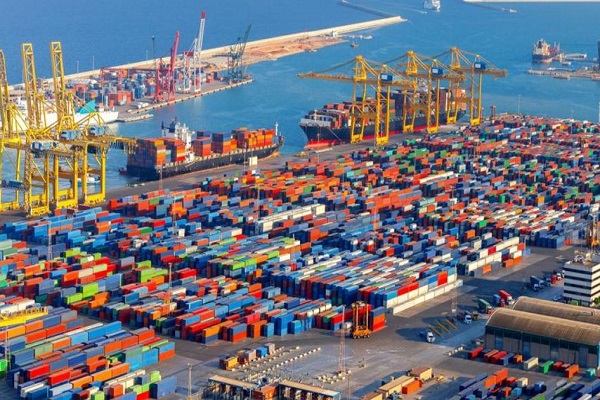 Puerto de Barcelona mejora el tráfico de contenedores en primer semestre