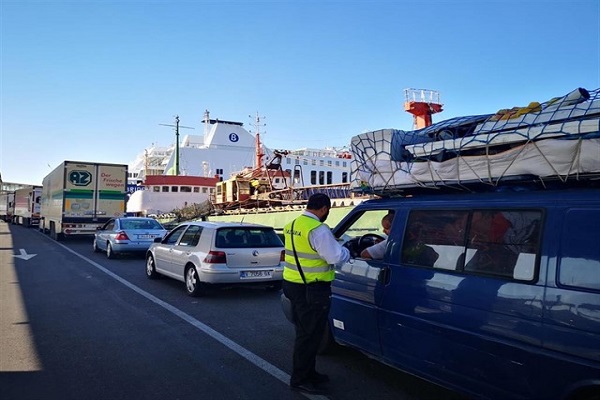 Puerto de Almería canaliza casi 12.000 viajeros en un día
