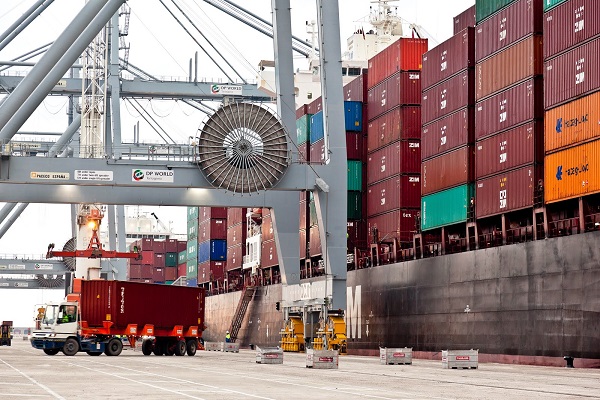 Puerto de Tarragona mejora un 4,9% los tráficos hasta julio