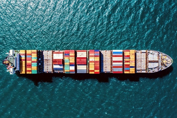 Volumen del tráfico mundial de contenedores aumenta pese a posible guerra comercial