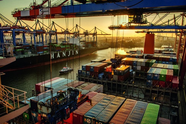 Puerto de Hamburgo asegura la existencia de contenedores vacíos
