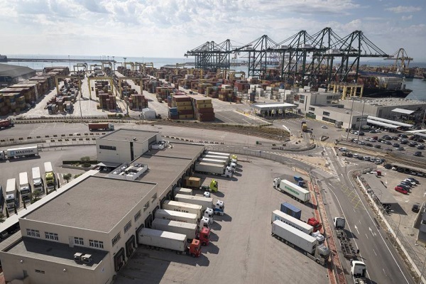 Valenciaport proyectará medidas para disminuir impacto ambiental del transporte portuario