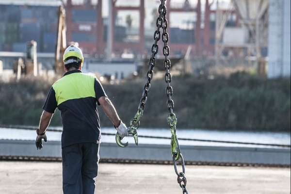 Puerto de Huelva reinicia las actuaciones de contratación suspendidas