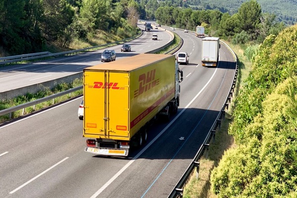 DHL presenta nuevo servicio de transporte para envíos en Europa