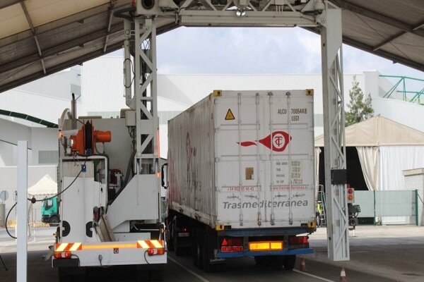 La Autoridad Portuaria de Barcelona prueba su escáner con vehículos de Trasmediterránea