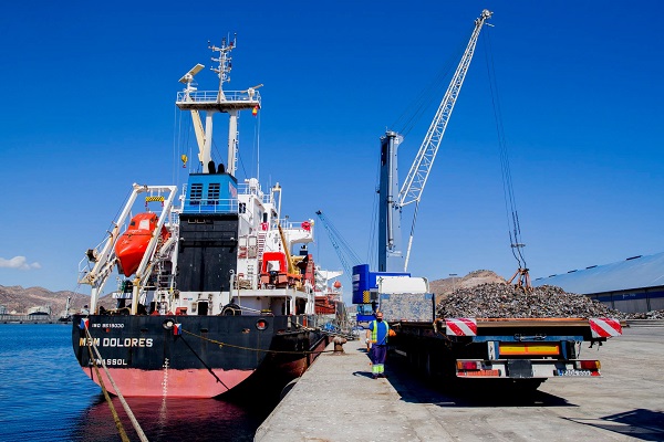 El puerto de Cartagena incrementa casi un 50% el tránsito de chatarra hasta julio