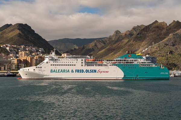 Baleària y Fred Olsen podrían aumentar los servicios entre Huelva y Canarias