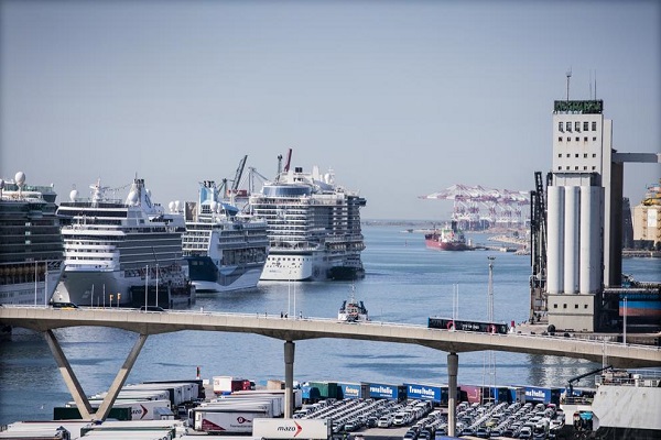 La Autoridad Portuaria de Barcelona otorga la electrificación de sus muelles