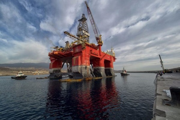 El Puerto de Cartagena acoge la reparación de una plataforma petrolífera