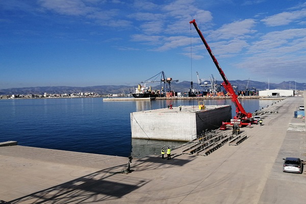 El Puerto de Castellón avanza en las obras de atraque de graneles