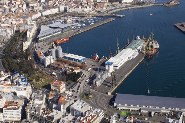 El Puerto de La Coruña analiza cómo gestionará los terrenos del puerto interior