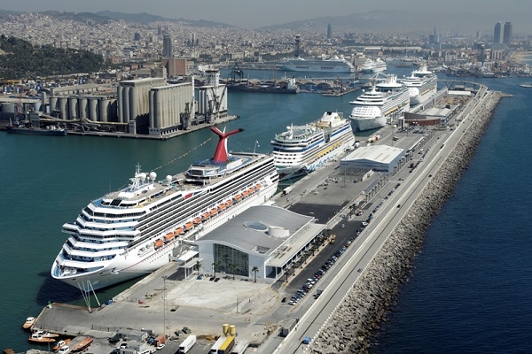 El Puerto de Barcelona quiere activar el tráfico de cruceros en junio