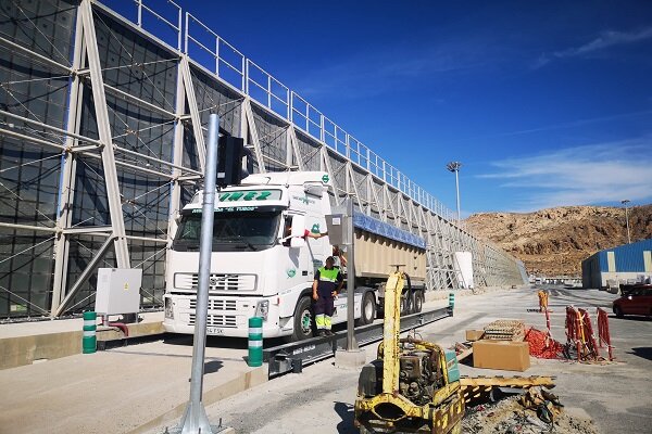El Puerto de Almería dispone de una nueva báscula para camiones