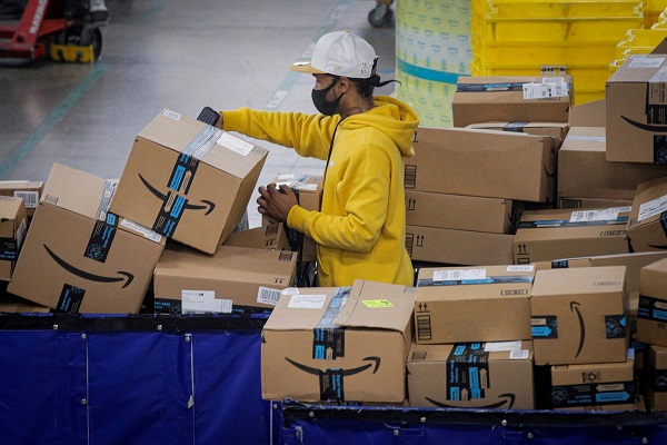 Amazon lanza 350 vacantes para trabajar en sus centros logísticos