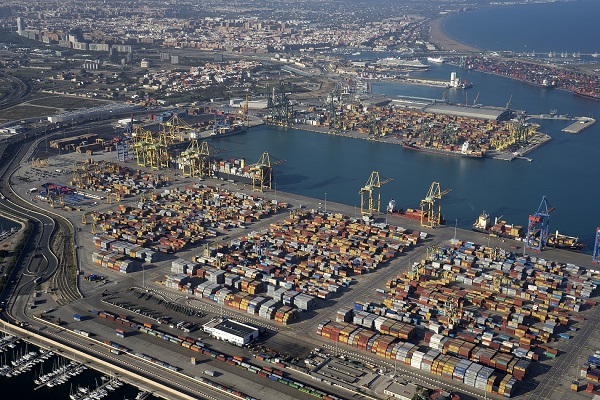 El Puerto de Valencia avanza en el estudio de su impacto económico