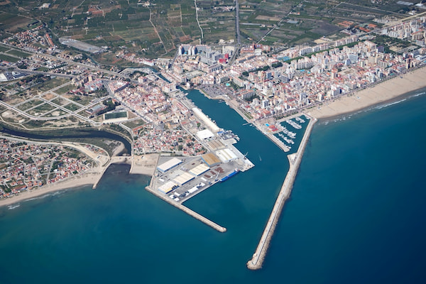 Valenciaport promueve el turismo pesquero y el reciclaje de basuras marinas en Gandía 