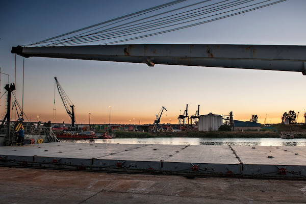 La Autoridad Portuaria de Sevilla inicia los trámites de una concesión administrativa de una parcela a Heliopol