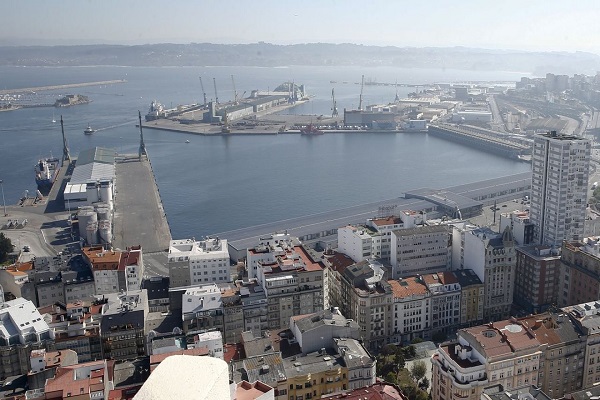 El Puerto de La Coruña disminuye un 84% la huella de carbono