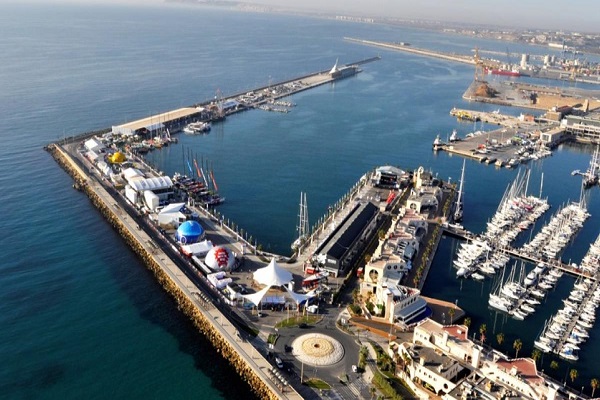 El Puerto de Alicante otorga a Fetrama instalaciones en el PIF