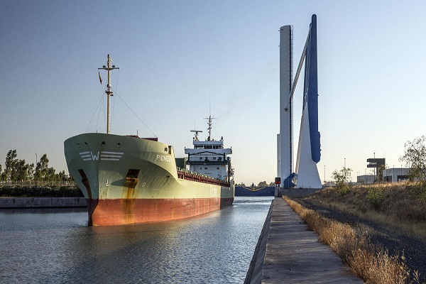El Puerto de Sevilla facilita el acceso marítimo con el dragado de mantenimiento