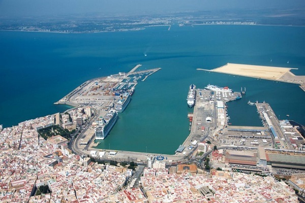 El Puerto de Cádiz recibe una oferta para la construcción de la nueva terminal