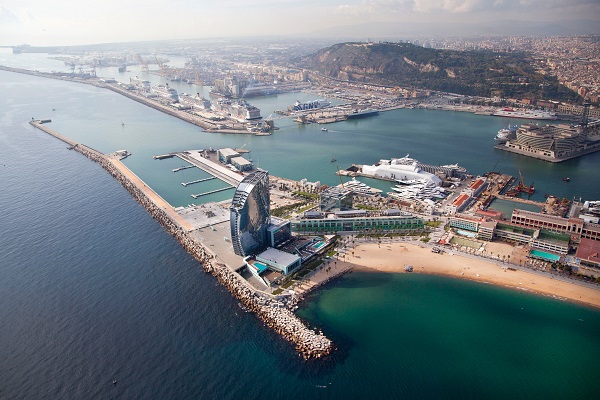 El Puerto de Barcelona fomenta las inversiones ambientales que permitan la transición energéticas
